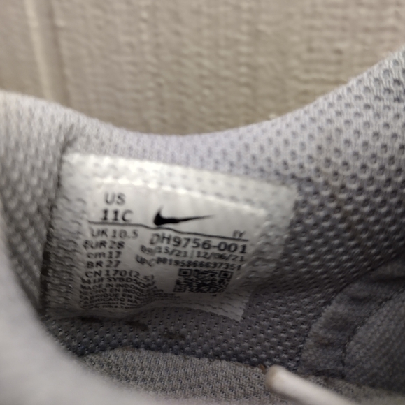 Nike Dunk Low PS in Pure Platinum/White-Wolf Grey. - Picture 6 of 8